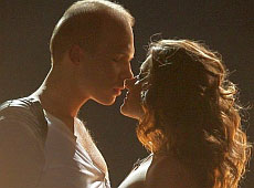 У Могилевської луснули штани, а її фабрикантці поламали зуби