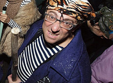 Олігарх Корогодський пішов по екзотику на Бомж-паті