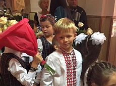 Перше вересня: син Потапа у вишиванці і дочка Фреймут у кедах. ФОТО