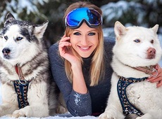 Нікітюк у Буковелі виставила під сніг декольте в зірочках. ФОТО