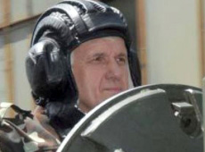 Литвин не відрізняє Mercedes від танка