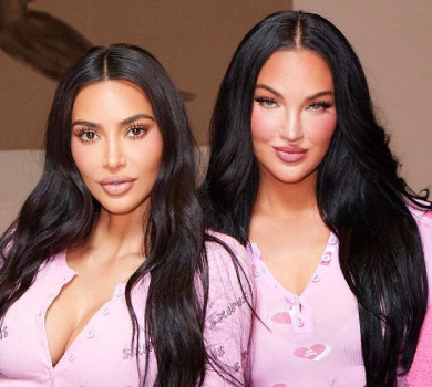 Рожевого багато не буває: Кардашян з подругами і шампанським влаштувала піжамну вечірку