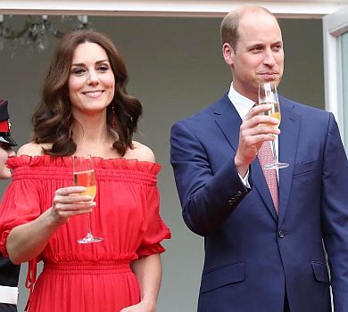 Принц Вільям, Кейт, діти і мотоцикл: оприлюднено різдвяну листівку палацу. ФОТО