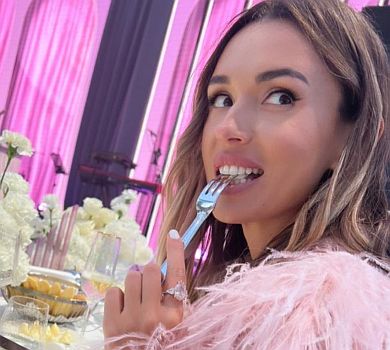 Ліза Ющенко похвалилася худорлявістю в спортлуці та показала вечерю з російським смаколиком