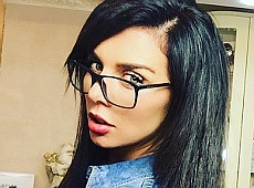 Седокова в купальнику не переживає через немодельні параметри. ФОТО