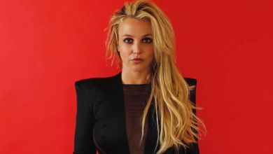 Фотосесія в чорному та йога у бікіні: Брітні Спірз після психлікарні повернулася в соцмережу