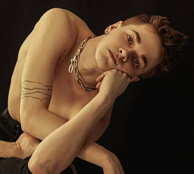 Відкрито збір коштів на лікування побитого танцівника Дорофєєвої. Він досі у комі