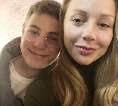 Брат і сестра: Кароль зачарувала мережу фото з 14-річним сином