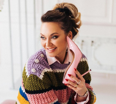 Саліванчук оголила апетитні форми у ванні та повчила про себе дбати