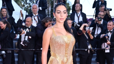 Мов цукерочка у фользі: наречена Роналду в золотому платті засвітилася на кінопрем'єрі