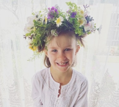 Матвієнко замилувала донечкою у віночку та з великоднім кошиком. ФОТО