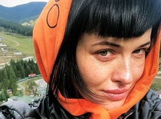 Бойфренд Астаф’євої потягав її на руках у Карпатах. ФОТО