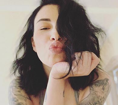 Приходько через 1,5 місяця після третіх пологів засвітила голий живіт та розказала про дієту