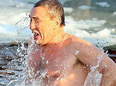 Черновецький ловив форель і робив собі тюнінг у Грузії