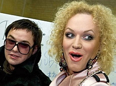 Монро: Уявляєте, півруки входить в анус...