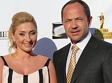 Дружина Тігіпка відмазує чоловіка 