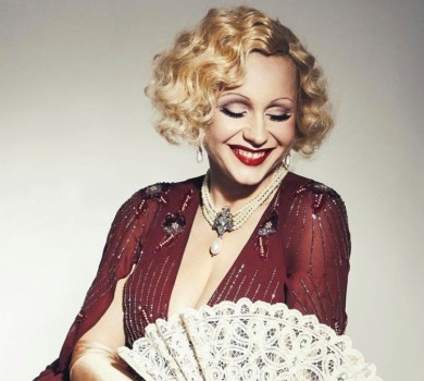 Богиня з іншого століття: Ребрик вразила зміною іміджу