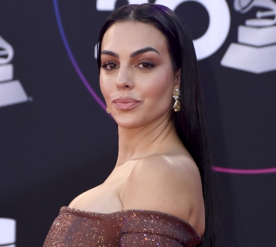 Стає дедалі схожа на Кардашян: експодружка Роналду взялася викривати пластику Родрігес