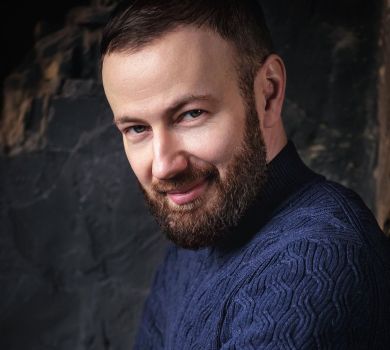 Син Повалій 9-го травня побажав миру і відхрестився від маминого виступу на російському ТБ 