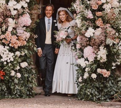 У бабиній сукні та тіарі: палац оприлюднив ФОТО з весілля принцеси Беатріс
