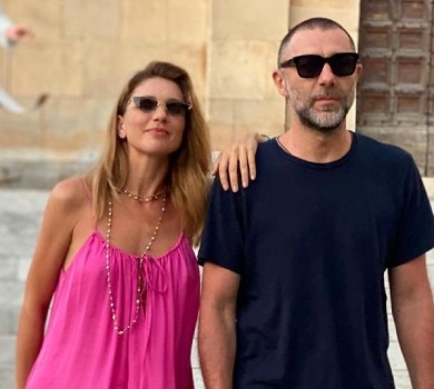 Перші 50 років були рокенрольні: Сільченко показала коханого іменинника з несправжнім Папою