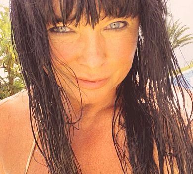 55-річна Ахат у майже рідненькій Туреччині наробила селфі в купальнику