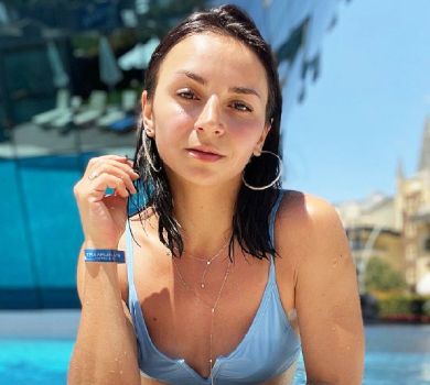 Бачу рельєф: Гвоздьова в купальнику похвалилася змінами тіла. ФОТО