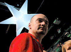 На Фабриці зірок різали, задирали спідниці та садили у клітку