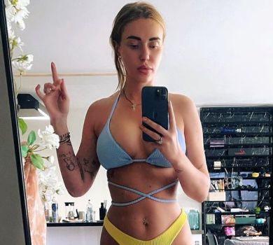 Камінська у патріотичному бікіні зробила фото для ЗСУ