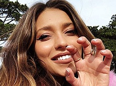 Тодоренко на Байкалі повалялася в снігу з російським співаком. ФОТО 