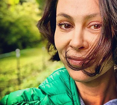 Кудлата та сонячна: жінка Кличка показала селфі на тлі неба