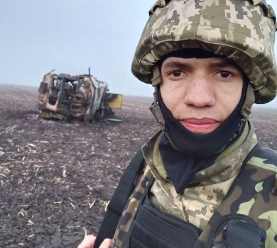 Поранений Стороженко на знак подяки медикам показав своє обличчя після операції