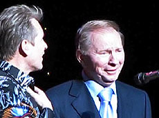 Кучма напросився заспівати дуетом з Малініним. ВІДЕО