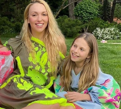 Гарна, коли не нафарбована: Полякова показала себе очима молодшої доньки