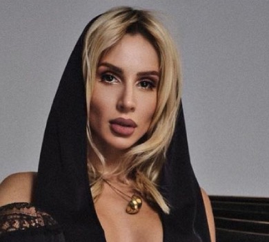 Лобода у сексі-купальнику продефілювала під власну пісню. ВІДЕО