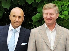 Ахметов залицявся до дружини Крутого, а Лорак вкотре завагітніла?