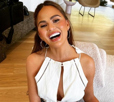 Кріссі Тейген народила вчетверте