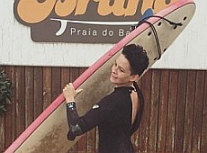 Астаф'єва розважається з дошкою на португальському узбережжі. ФОТО