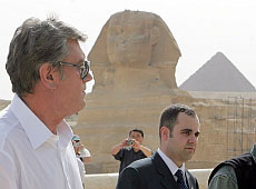 Ющенку влаштували зустріч з муміями і піраміди