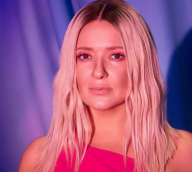 Могилевська стала білявкою та заінтригувала серйозними змінами в житті