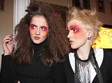 Вольнова загорнулася у прапор і поїхала на бал