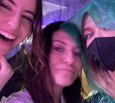 Брежнєва, Дорофєєва і Дімопулос змокли на концерті Монатіка в Одесі