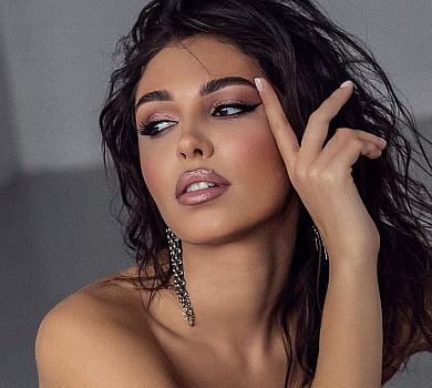 Богдан попозувала топлес і назвала три своїх бажання. ФОТО