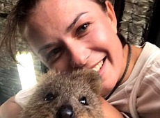 Діджейка Настя з дочкою попестили рідкісного ссавця в Австралії. ФОТО