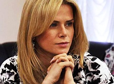 Депутатка Донець тягає у Раду півмільйона гривень. ФОТО