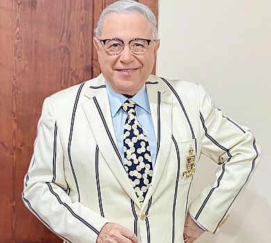 Ваган Євгенович: 75-річний Петросян уперше показав піврічного сина