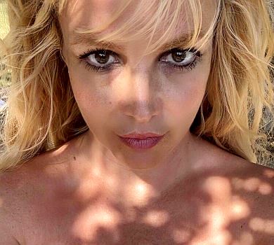 Ось моя дупа: 39-річна Спірз показалася в самих трусиках. ВІДЕО