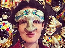 Астаф’єва у Венеції епатувала туристів оперним співом у гондолі. ВІДЕО