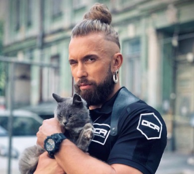 Черепахи, коти та аксолотль: Суровцев врятував близько 100 живих істот автівкою Лободи