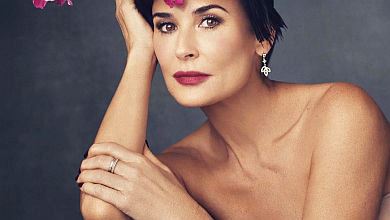 Демі Мур без мейкапу знялася с цуценятами. Миле ВІДЕО